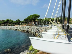 Exterior - Mediterranean Home With Private Pool and Summer Kitchen, 800m From the Beach (Sainte-Maxime)
