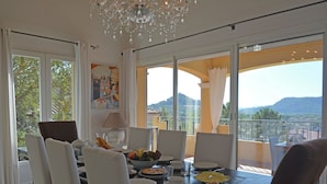 Dining - Spacious Luxury Villa With Private Heated Pool and Stunning Views (Vidauban)