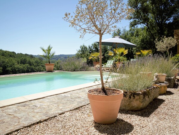 Outdoor pool - French Cottage With Private Pool and Spectacular Views (Montcabrier)