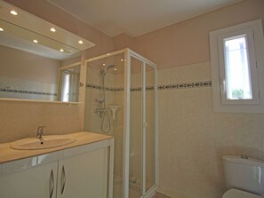 Bathroom - Provincial French Villa at Vidauban With Private Pool (Vidauban)