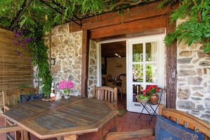 Cottage | Balcony - Cottage Bliss in Roussines (Roussines)