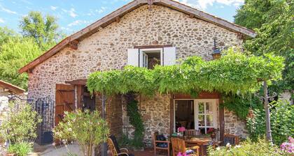 Cottage Bliss in Roussines