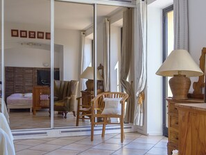 House | Room amenity - Mansion in Frejus With Private Pool (Fréjus)