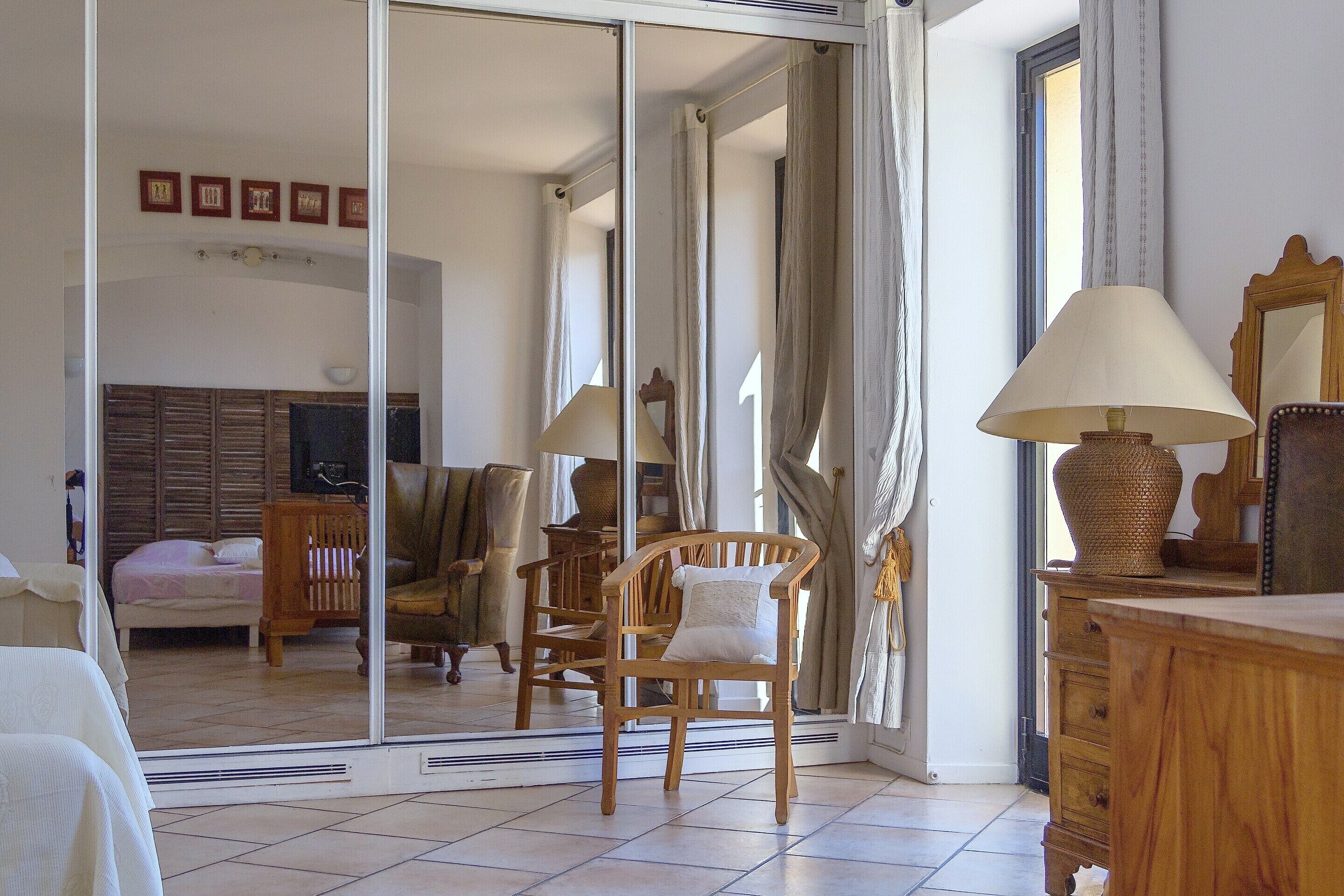 House | 4 bedrooms, individually furnished, bed sheets