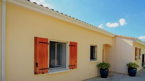 Reception - A Delightful House in a Quiet Area Near the Border of the Dordogne (Montbron)
