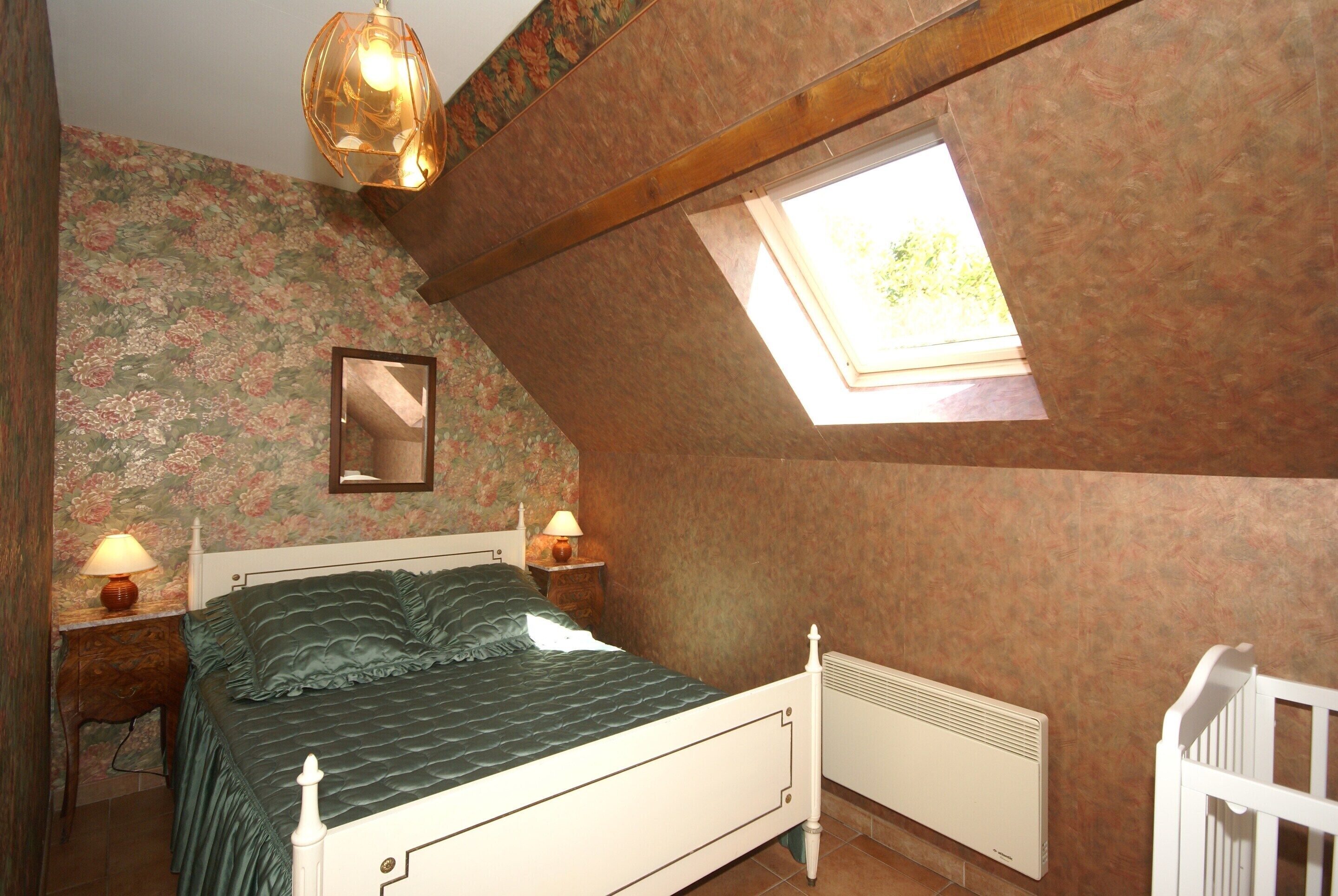 3 bedrooms, individually furnished