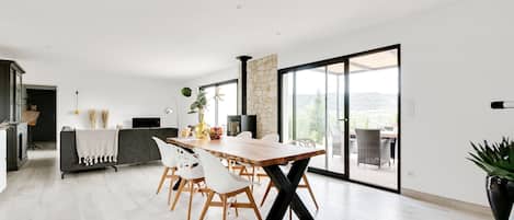 Villa | Dining