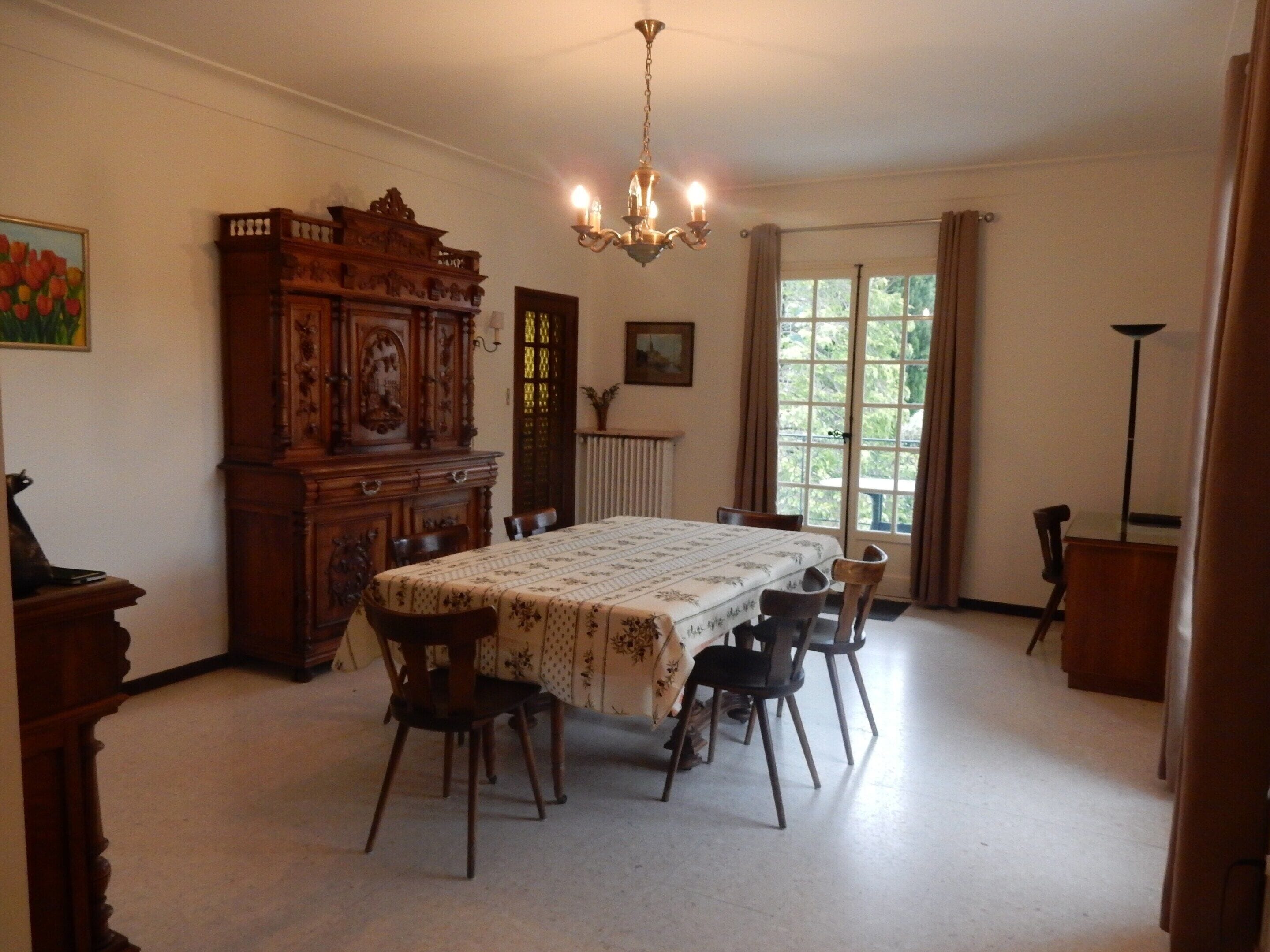 Villa | Dining