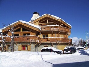 Exterior - Alpien Chalet w/ Sauna (Les Deux Alpes)