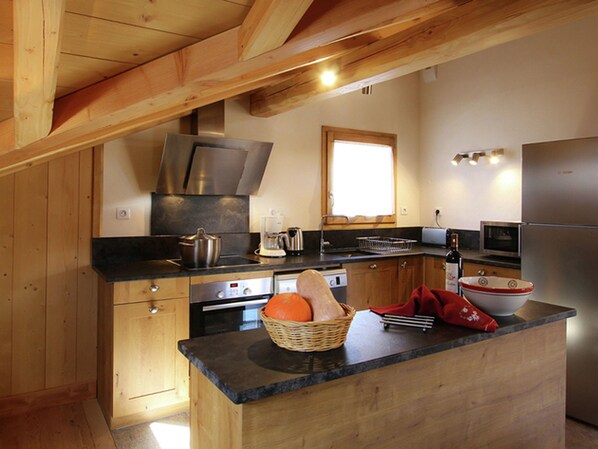 Chalet | Private kitchen - Alpien Chalet w/ Sauna (Les Deux Alpes)