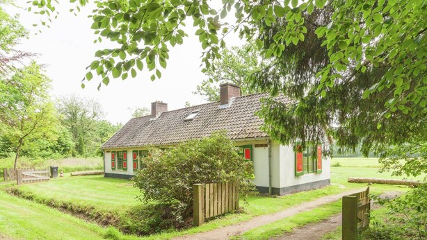 Exterior - Cozy Holiday Home near Forest in Baarn (Baarn)