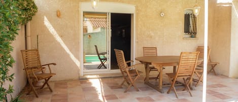 House | Outdoor dining