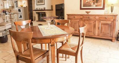 Chic Narbonne Pool Retreat