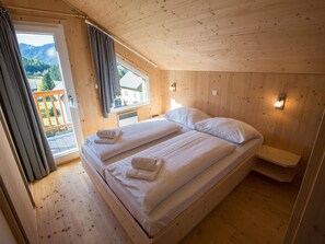 Chalet | 4 bedrooms, individually furnished