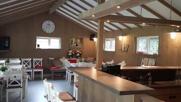 House | Dining