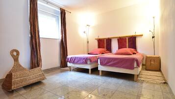 House | 2 bedrooms, bed sheets