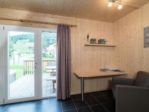 Chalet | Living room - Appealing Chalet With hot tub (Sankt Georgen am Kreischberg)