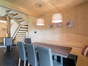Chalet | Dining
