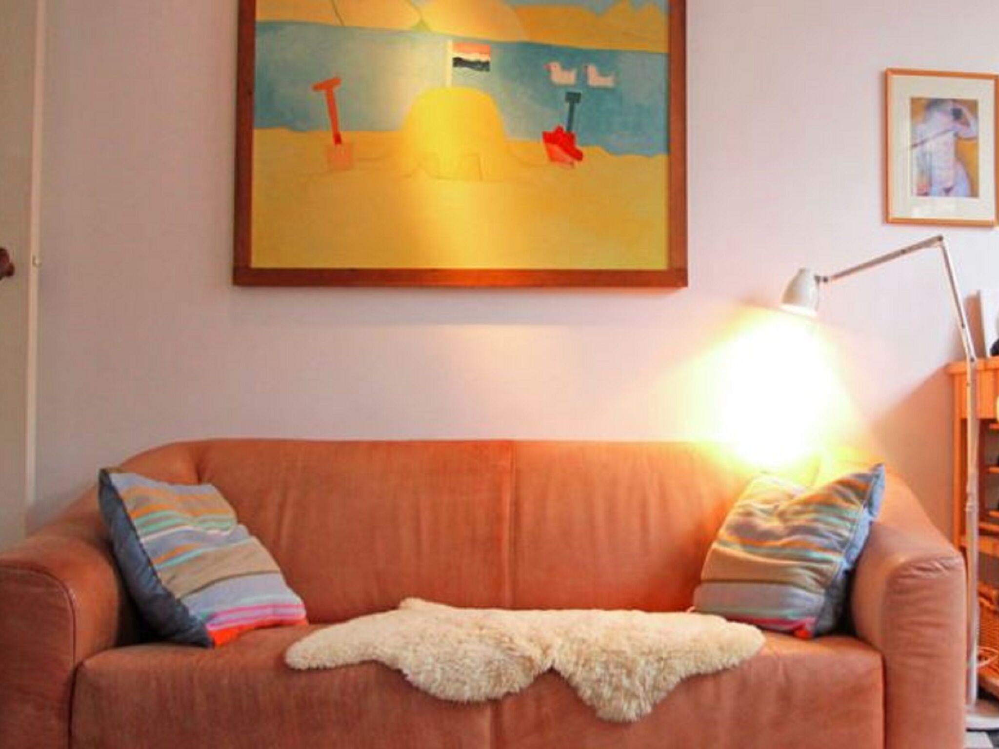 Huis | Woonkamer | Een dvd-speler en een mp3-dock