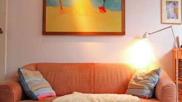 Huis | Woonkamer | Een dvd-speler en een mp3-dock