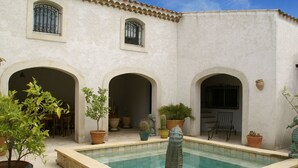Unclassified image, 2 of 23, button - Beautiful Mas Near Arles With Private Pool, Romantic Patio and Yoga Studio (Arles)