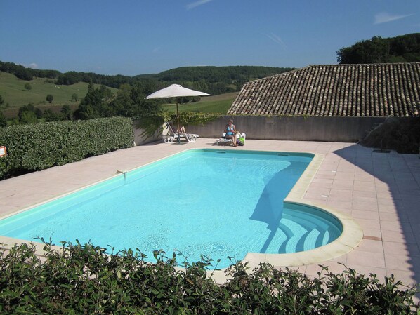 Outdoor pool - Cozy Holiday Home in Montayral With Private Pool (Saint-Amans-du-Pech)