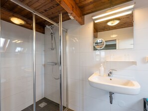 Apartment | Badezimmer | Dusche