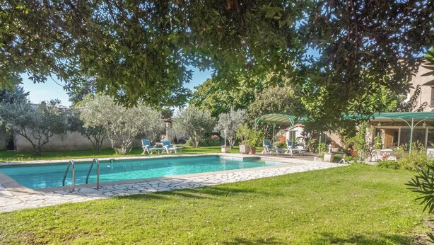 Apartment | Pool | Outdoor pool - Attractive Villa in Roquemaure With Swimming Pool (Roquemaure)