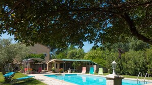 Exterior - Attractive Villa in Roquemaure With Swimming Pool (Roquemaure)