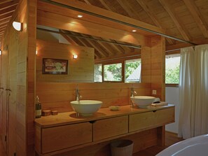 Villa | Bathroom | Bathtub, towels - Big Villa With Private Pool in Saint-hilaire-de-lavit (Saint-Hilaire-de-Lavit)