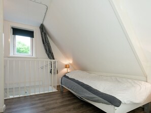 Huoneisto | 2 makuuhuonetta, yksilöllisesti kalustettu, vuodevaatteet