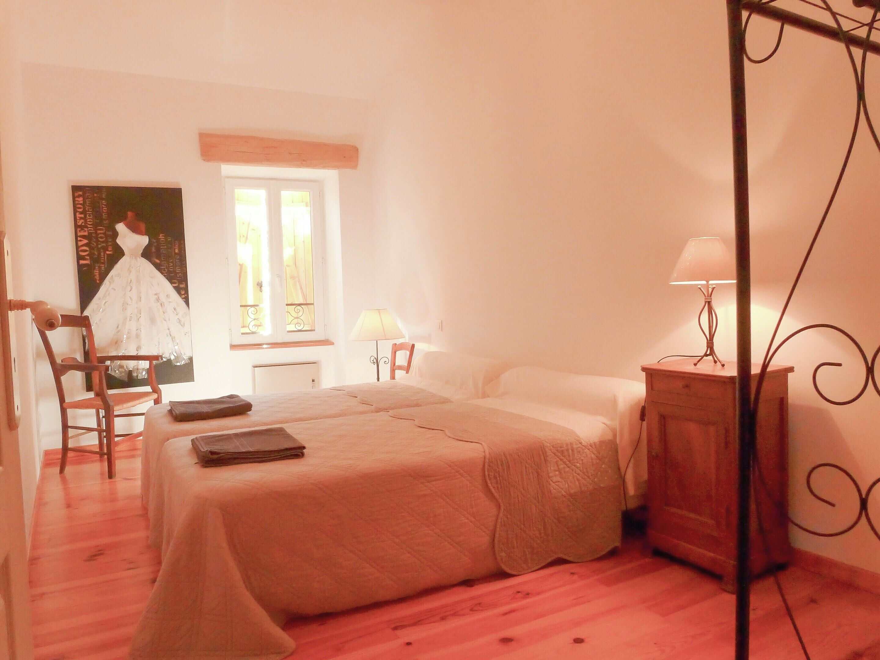 3 bedrooms, individually furnished, iron/ironing board