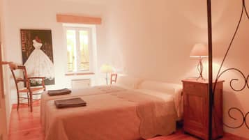 3 bedrooms, individually furnished, iron/ironing board