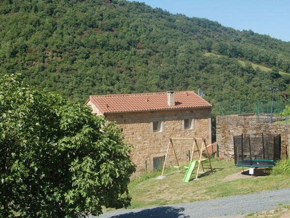 Exterior - Graceful Holiday Home in Montclar With Jacuzzi (Montclar)