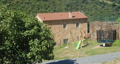 Graceful Holiday Home in Montclar With Jacuzzi