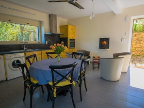 Dining - Graceful Holiday Home in Montclar With Jacuzzi (Montclar)
