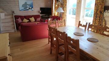 Chalet | Living room | DVD player