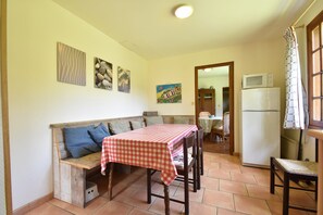 House | Private kitchen - Bungalow in France Near Castle & Hiking Trails (Saint-Pierre-le-Vieux)