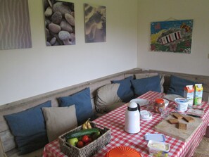 House | Private kitchen - Bungalow in France Near Castle & Hiking Trails (Saint-Pierre-le-Vieux)