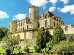 Exterior - Charming Holiday Home Near River in Saint-pierre-sur-dropt (Saint-Pierre-sur-Dropt)