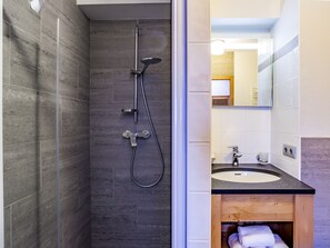 Apartment | Badezimmer | Handtücher