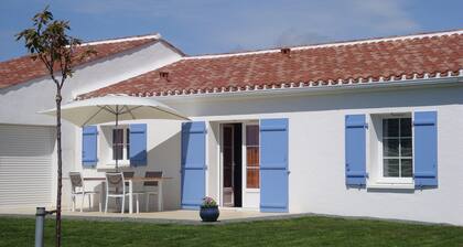 Holiday Home in Avrille Near Sandy Beaches