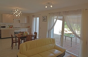 Dining - Villa in Montauroux With Pool and Forest Views (Montauroux)