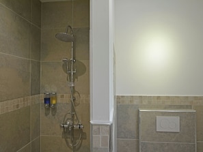 Bathroom - Villa in Montauroux With Pool and Forest Views (Montauroux)