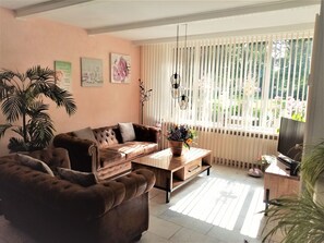 Living room - Beautiful Holiday Home in Middelburg Zealand With Garden (Middelburg)