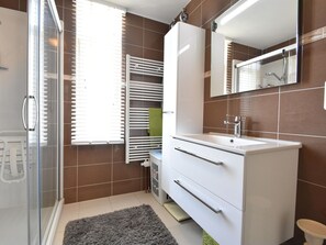 Bathroom - Beautiful Holiday Home in Middelburg Zealand With Garden (Middelburg)