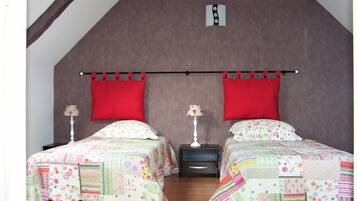 House | 2 bedrooms, individually furnished, iron/ironing board, bed sheets