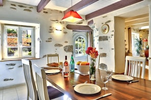 House | Tempat makan
