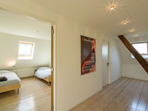 6 bedrooms, individually furnished, bed sheets - Swanky Farmhouse in Nes Gem Dongeradeel With Sauna and Garden (Nes)