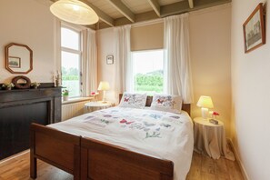 Casa | 1 dormitorio, mobiliario individual, ropa de cama